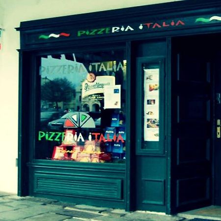 Penzion Pizzeria 泰尔奇 外观 照片
